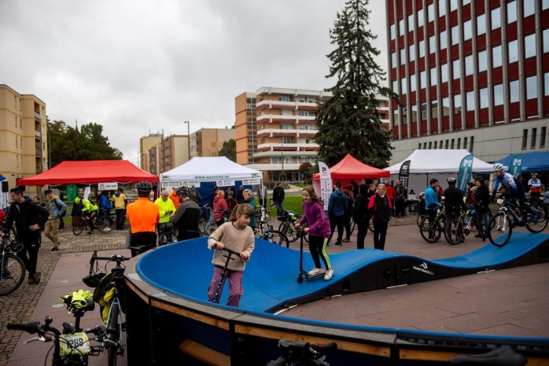 Ajkára látogatott a Ring sorozat Fotó: Gyarmati László