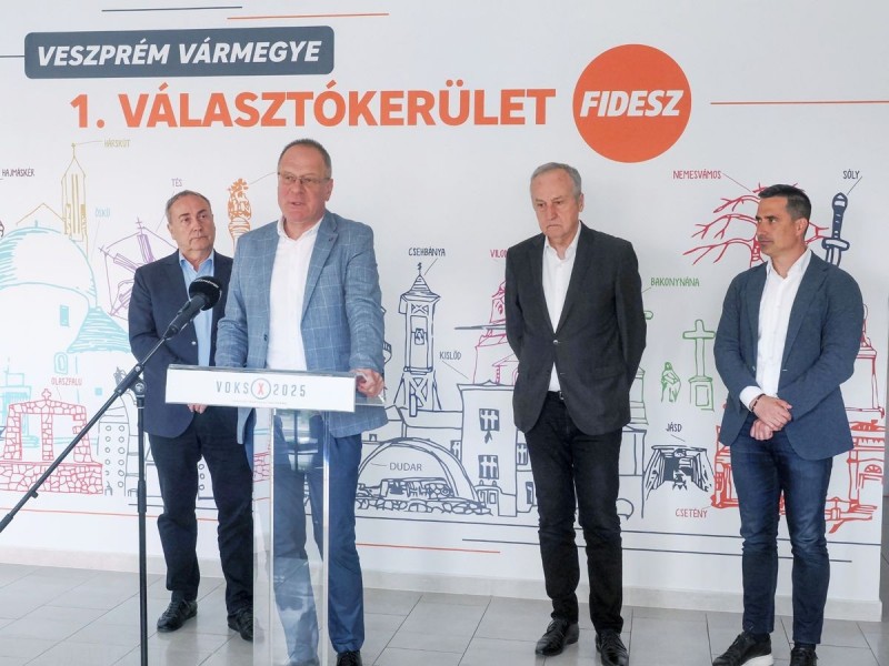 Sajtótájékoztató Ukrajna gyorsított EU-csatlakozásával kapcsolatban: Kovács Zoltán, Navracsics Tibor, Kontrát Károly és Ovádi Péter  Fotó: Nagy Lajos/Napló