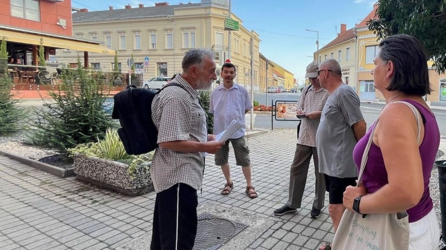 Németh István Péter irodalmi sétára hívta idén is az érdeklődőket  Forrás: Napló  Fotó: Tóth B. Zsuzsa