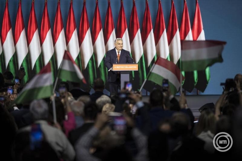 A Miniszterelnöki Kommunikációs Főosztály által közreadott képen Orbán Viktor miniszterelnök, a Fidesz elnöke beszédet mond a párt kongresszusán a budapesti Hungexpón 2026. január 10-én. MTI/Miniszterelnöki Kommunikációs Főosztály/Kaiser Ákos