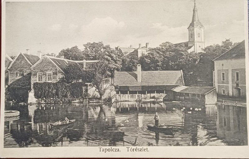 Ilyen volt régen a tapolcai Malom-tó, amikor még fürödtek, mostak, csónakáztak benne Fotó: archív