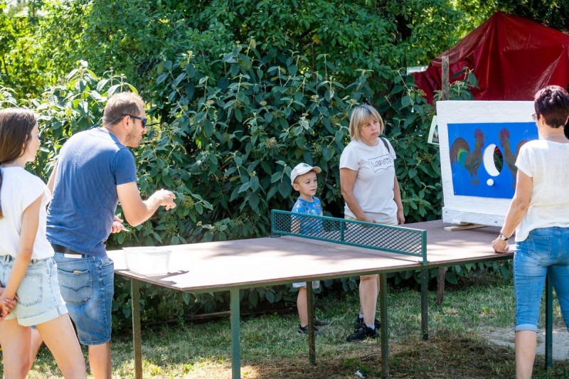 Célba dobás pingponglabdával Fotó: Gyarmati László