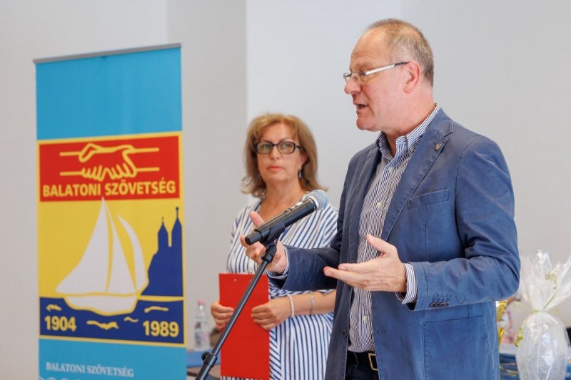 Balaton- parti közösség ünnepe volt a Kék Hullam Zászló díjátadó  Fotó: Burger Zsolt/Navracsics Tibor Facebook