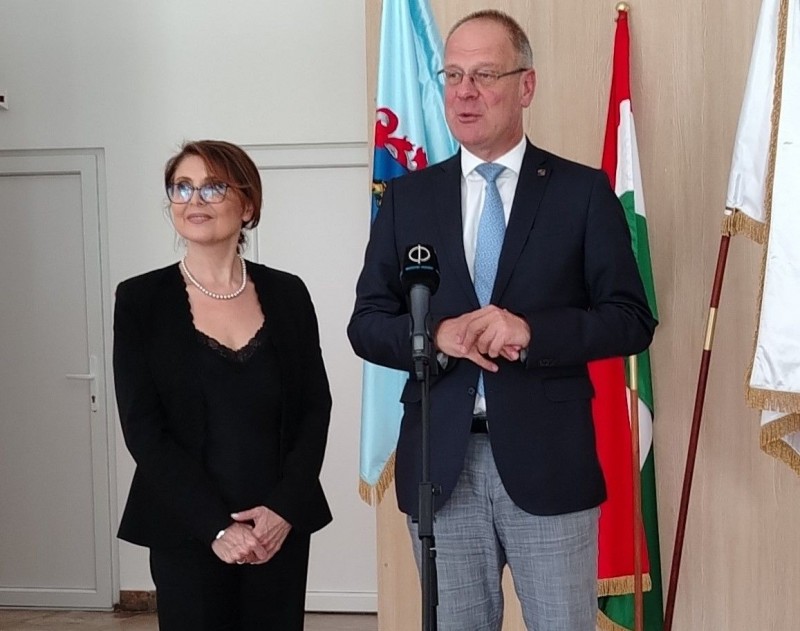 Elisso Bolkvadze és Navracsics Tibor az Ajka Kampuszon Fotó: Tisler Anna