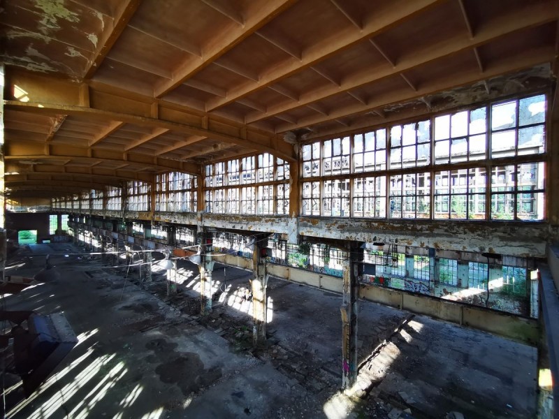 A hajdani Ganz Villamossági Művek ipari épületeit nem bontották le teljesen, hanem felújították, modern funkciókkal látták el - a rozsdaövezet szívében Forrás: veol.hu/Wikimedia