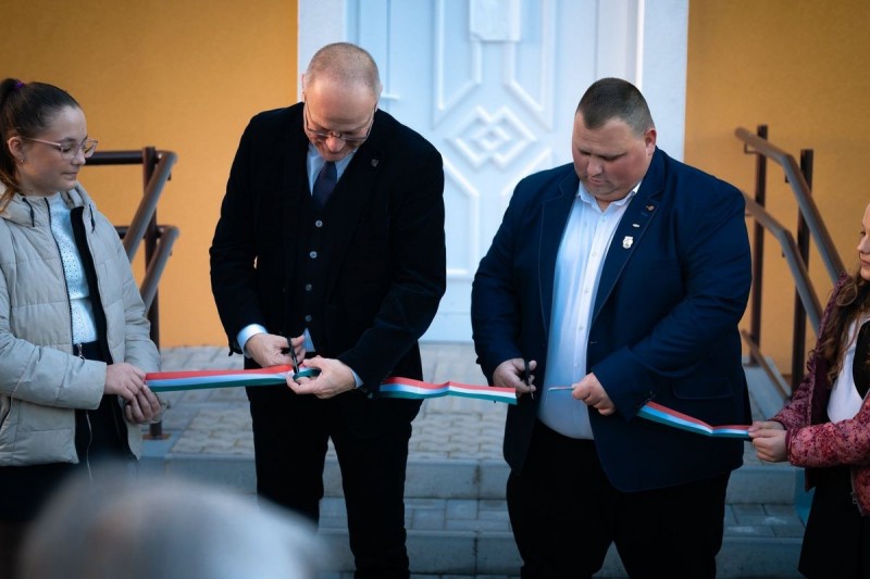 A zalagyömörői közösség nagy örömmel vett részt a meghitt hangulatú kultúrházátadó ünnepségen Fotó: Navracsics Tibor/Facebook