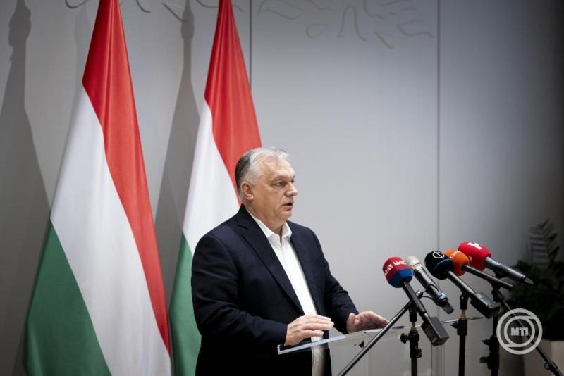 A Miniszterelnöki Kommunikációs Főosztály által közreadott képen Orbán Viktor miniszterelnök sajtótájékoztatót tart az uniós tagállamok csúcstalálkozója után Brüsszelben 2025. december 19-én. MTI/Miniszterelnöki Kommunikációs Főosztály/Fischer Zoltán