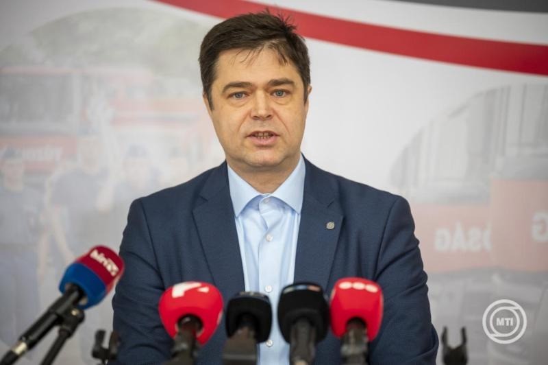 Szanka Gábor Gyula, a HungaroMet Nonprofit Zrt. vezérigazgatója a rendkívüli téli időjárás miatt felállított operatív törzs ülését követő sajtótájékoztatón az OKF Mogyoródi úti épületében 2026. január 13-án MTI/Balogh Zoltán