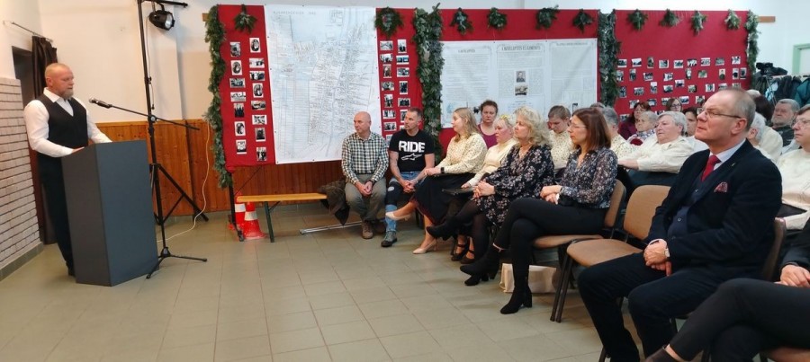 Stallmeiszter Csaba köszöntötte az emlékezőket Fotó: Tisler Anna