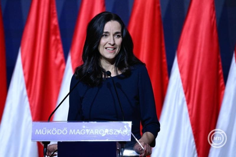 Orbán Anita, a Tisza Párt külpolitikai vezetője beszédet mond Magyar Péter pártelnök évértékelője előtt a Hungexpón 2026. február 15-én. MTI/Koszticsák Szilárd