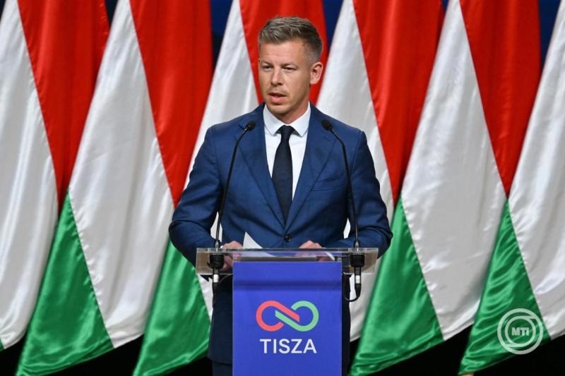 Magyar Péter, a Tisza Párt elnöke nemzetközi sajtótájékoztatót tart az országgyűlési választásokat követően a Hungexpo Kongresszusi Központban 2026. április 13-án. MTI/Illyés Tibor